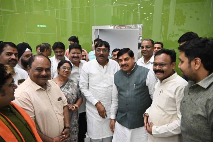 अनूपपुर के बिजुरी से ट्रांजिट विजिट पर जबलपुर पहुंचे CM मोहन यादव, रायपुर के लिए हुए रवाना