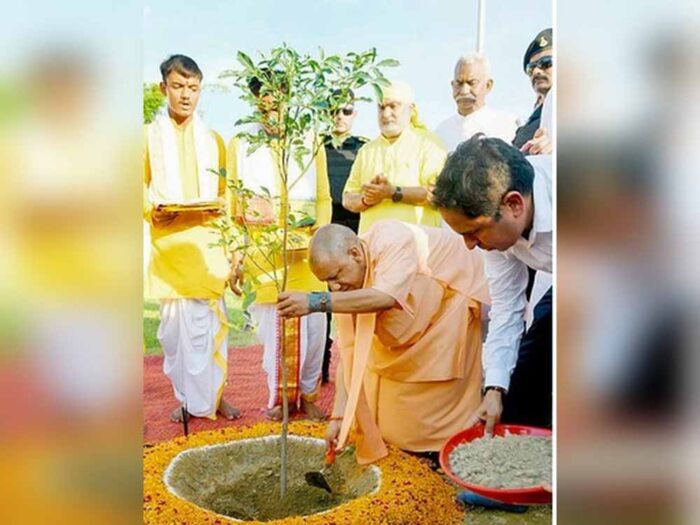 UP का ग्रीन मिशन: ‘एक पेड़ मां के नाम’ अभियान से दुनिया लेगी सीख