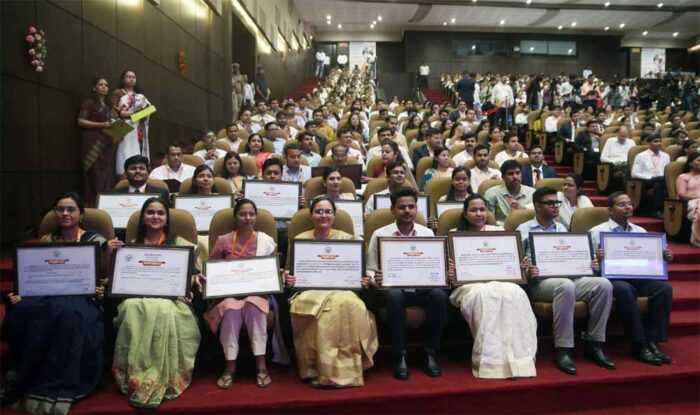 सहायक आयुक्त (वाणिज्य कर) 196 व वाणिज्य कर अधिकारी पद पर 142 को मिला नियुक्ति पत्र 72 युवा बने खंड विकास अधिकारी