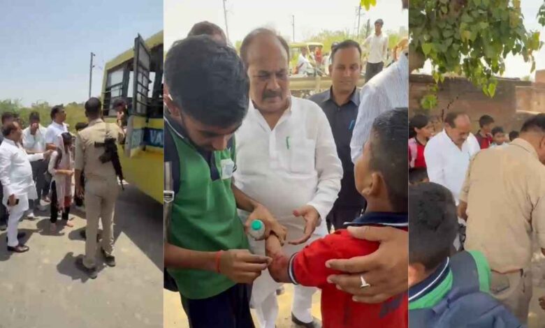 योगी सरकार के मंत्री ने काफिला रोक बच्चों को तत्काल पहुंचाया अस्पताल