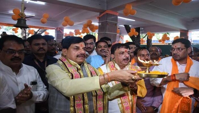 गरीब परिवार में जन्में प्रधानमंत्री मोदी आज देश के गरीब परिवारों के लिए हैं आदर्श: मुख्यमंत्री डॉ. यादव