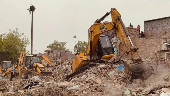 दालमंडी में फिलहाल नहीं चलेगा बुलडोजर, हाईकोर्ट के आदेश से प्रशासनिक कार्रवाई पर ब्रेक