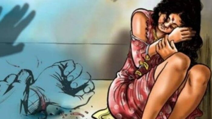 कलमा पढ़ाने के बहाने साजिश? एयरफोर्स अफसर की पत्नी ने लगाए रेप और ब्लैकमेलिंग के आरोप