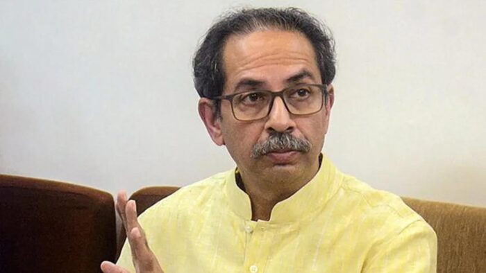 उद्धव ठाकरे की बढ़ी मुश्किलें, 20 विधायकों पर खतरा; आज करेंगे बड़ी बैठक