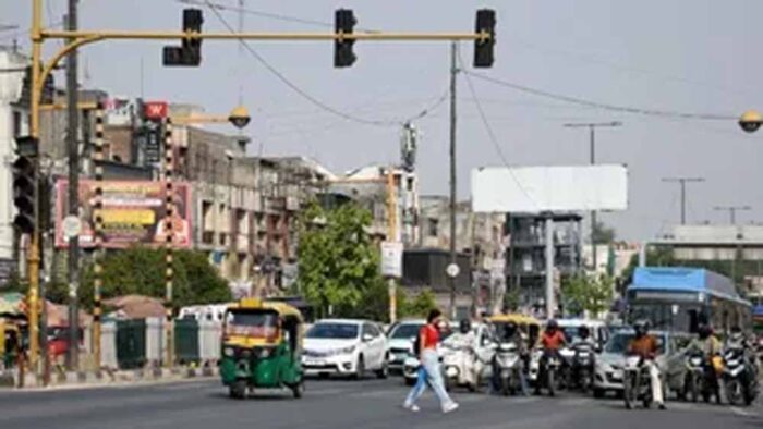 बिहारी कॉलोनी समेत कई रेडलाइट बंद करने की योजना, ट्रैफिक होगा सिग्नल फ्री