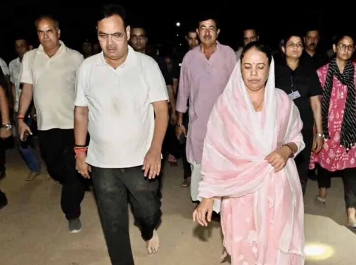 ‘राधे-राधे’ के जयकारों के बीच CM भजनलाल ने पूरी की गिरिराज परिक्रमा
