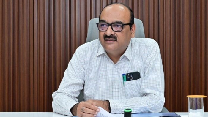 मुख्य सचिव ने की योजनाओं की प्रगति की समीक्षा, समयबद्ध क्रियान्वयन पर दिया जोर