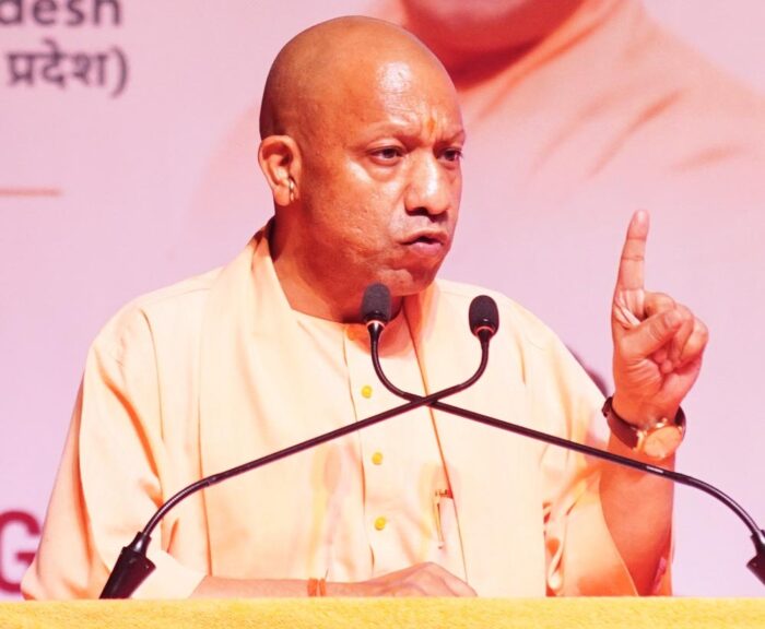 मुख्यमंत्री योगी आदित्यनाथ ने केंद्रीय राज्यमंत्री जितेंद्र सिंह संग लखनऊ में क्षेत्रीय मौसम विज्ञान केंद्र का बटन दबाकर शुभारंभ किया