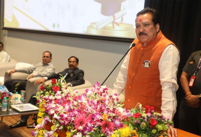 संत शिरोमणि रविदास ग्लोबल स्किल्स पार्क में मई-2025 बैच का वैलेडिक्टरी समारोह में प्रशिक्षणार्थियों को वितरित किए सर्टिफिकेट