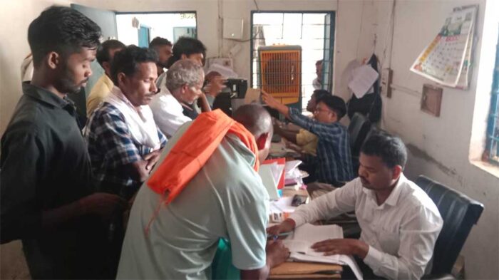 सहकारी समितियों के माध्यम से किसानों को मिल रही बड़ी राहत, खेती की लागत में आई कमी
