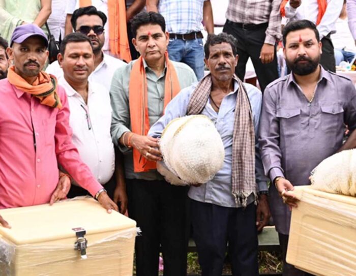 ​जरौद समाधान शिविर में मंत्री ने 106 हितग्राहियों को वितरित की विभिन्न सामग्रियां व चेक