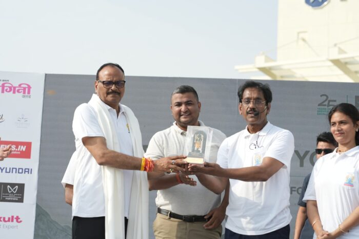 Max Hospital, Lucknow, Celebrates International Yoga Day with Over 500 Participants, Promotes Holistic Health and Wellness