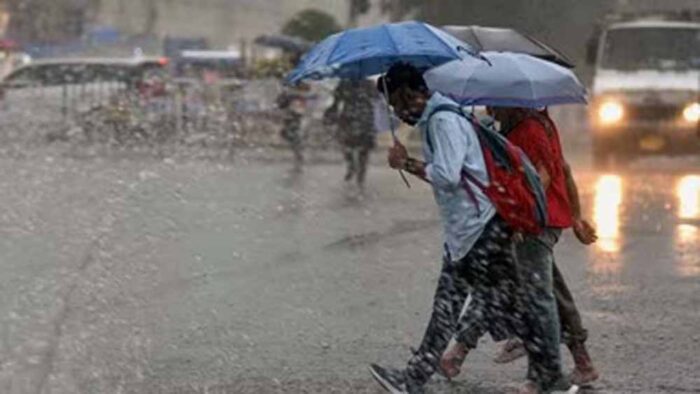 पूर्वोत्तर और कई राज्यों में भारी बारिश की चेतावनी, बिजली गिरने और भूस्खलन का खतरा
