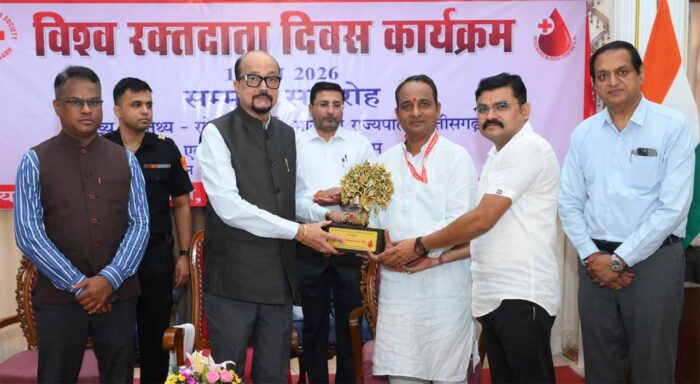 रक्तदान सबसे बड़ा दान, इससे बड़ी कोई सेवा नहीं – राज्यपाल डेका