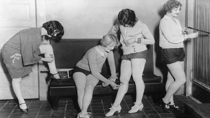 Women’s Shaving History: आखिर महिलाओं ने कब और क्यों शुरू की शेविंग? 1000 साल से भी पुरानी है इसकी कहानी