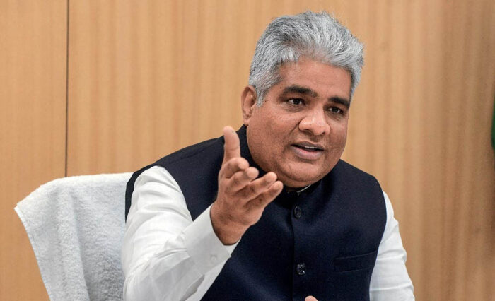 भूपेंद्र यादव के निजी सचिव अमर सिंह की तत्काल छुट्टी, केंद्र सरकार ने दो और अधिकारियों को हटाया