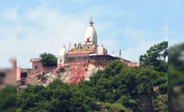 मनसा देवी मंदिर में चढ़ावे की व्यवस्था होगी पारदर्शी, पुजारियों के लिए बिना जेब वाले कुर्ते अनिवार्य