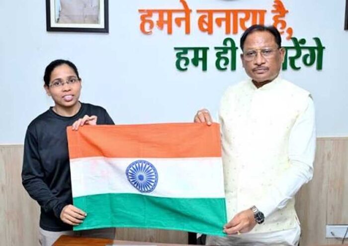 मुख्यमंत्री  विष्णुदेव साय ने माउंट एवरेस्ट फतह करने वाली पर्वतारोही अमिता श्रीवास को दी बधाई