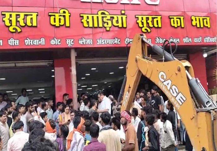 रायपुर के पंडरी मार्केट में प्रशासन की बड़ी कार्रवाई, पुरानी होलसेल दुकान से हटा अतिक्रमण