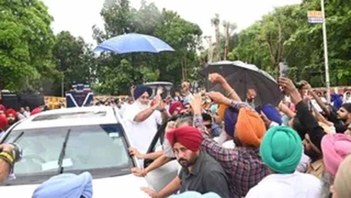 बेअदबी केस में सुखबीर बादल से SIT की पूछताछ, पंजाब की राजनीति में बढ़ी हलचल