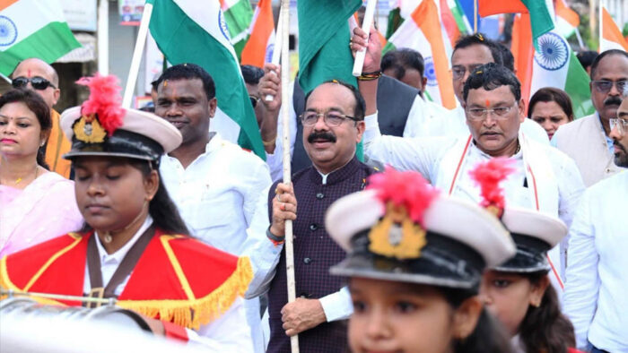 देशभक्ति के रंग में रंगा शहर, उपमुख्यमंत्री अरुण साव की अगुवाई में निकली भव्य तिरंगा यात्रा