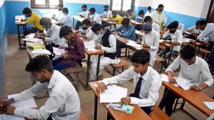 बिना मान्यता चल रहे स्कूलों पर कार्रवाई कब? दो साल से 40 विद्यालयों की सूची धूल फांक रही