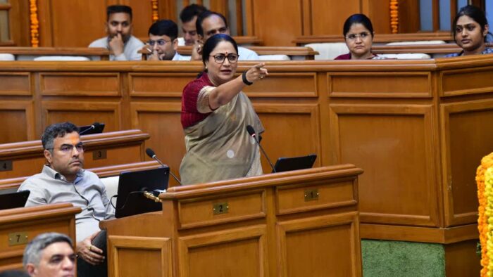 तीन बच्चों की शर्त पर रेखा गुप्ता बोलीं, महिलाओं की सेहत सरकार की प्राथमिकता