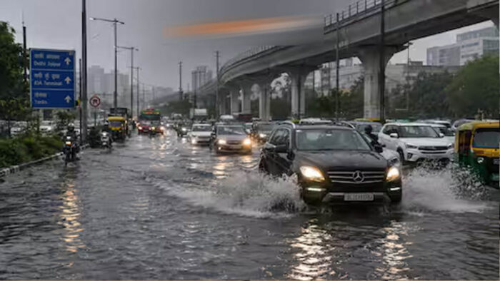 Delhi Rain Alert: प्रगति मैदान से छतरपुर तक झमाझम बारिश, 15 साल का रिकॉर्ड टूटा; गुरुग्राम में रेड अलर्ट