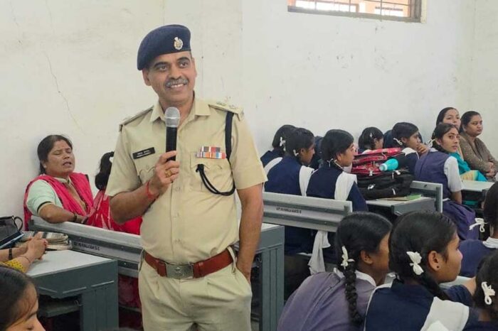 11वीं एवं 12वीं के विद्यार्थियों में कानूनी जागरूकता, राष्ट्रीय सुरक्षा एवं सामाजिक उत्तरदायित्व विकसित करने हेतु प्रत्येक शनिवार आयोजित होगा सामुदायिक पुलिसिंग कार्यक्रम